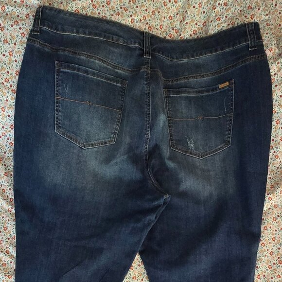 Melissa McCarthy Seven7 Dark Wash Girlfriend Jeans - Picture 2 of 10